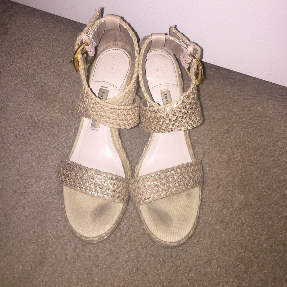 Dana Buchman wedges