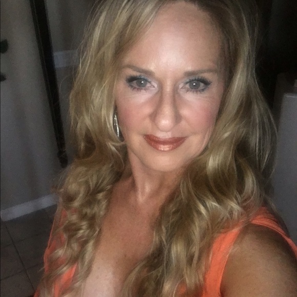 Meet your Posher, Cameo - Picture 1 of 1