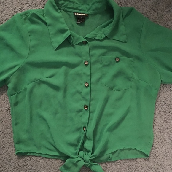Green button down - Picture 2 of 5