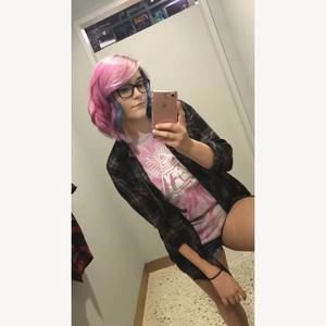 Meet your Posher, Caitlin