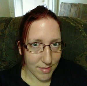 Meet your Posher, Caitlin