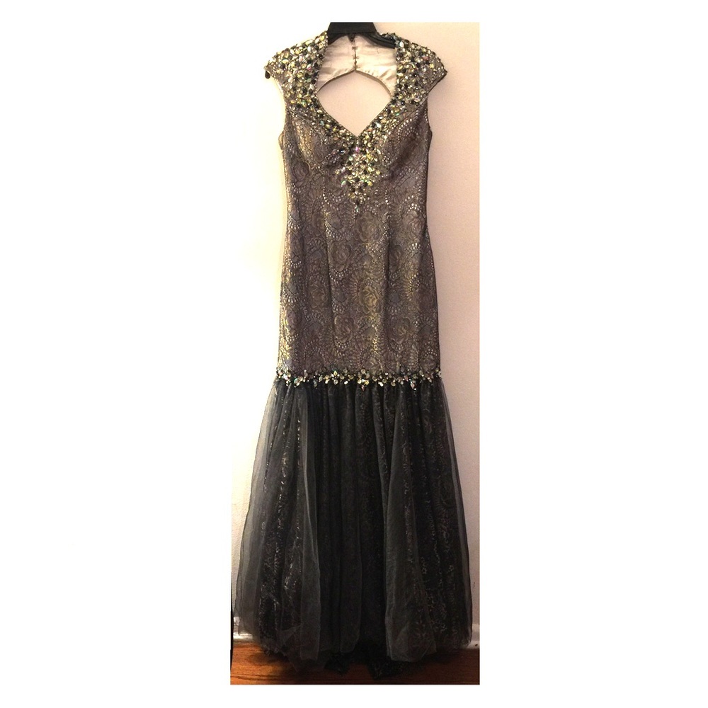 Camille LaVie Navy Lace Prom Dress Size 6