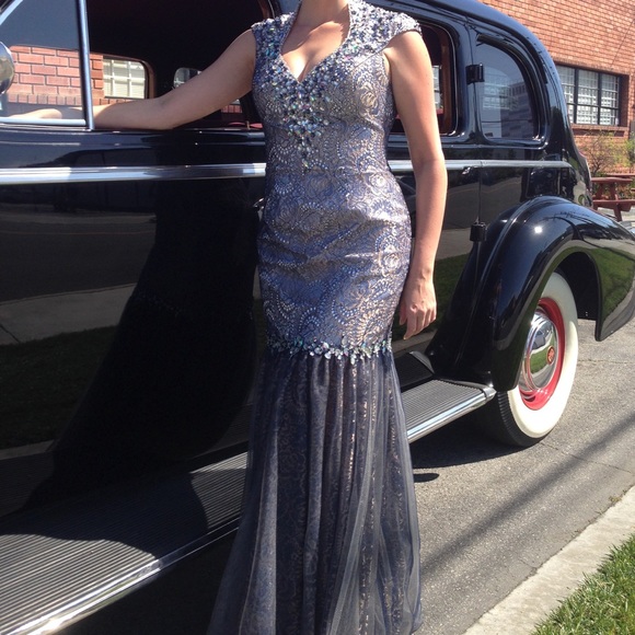 Camille LaVie Navy Lace Prom Dress Size 6 - Picture 6 of 6