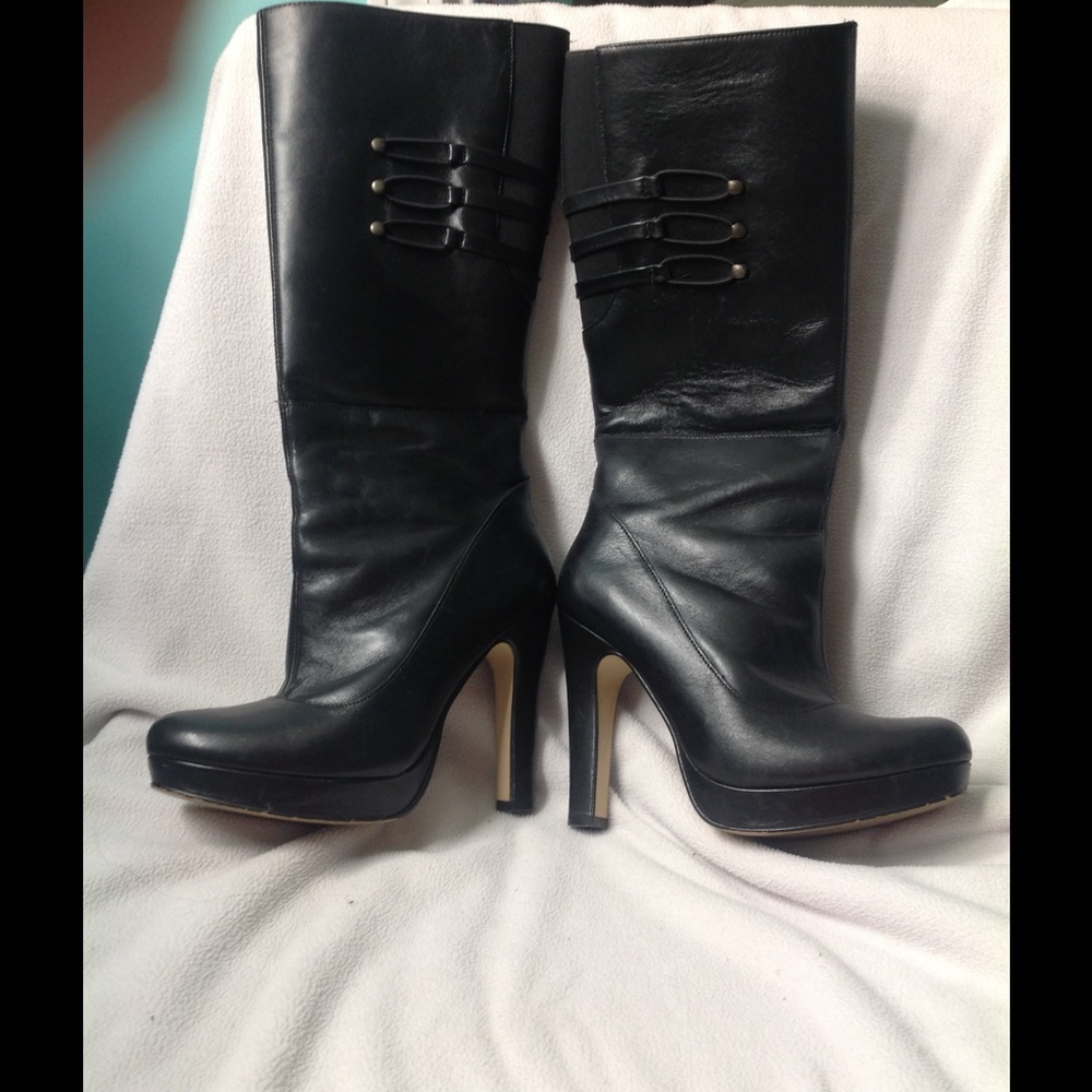 Black leather boots👢 - Picture 2 of 4