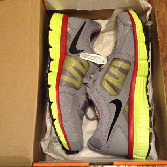 nike dual fusion st2 mens