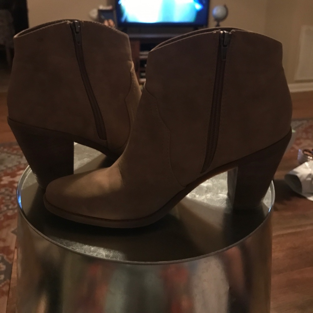 Dolce Vita Ankle Boots