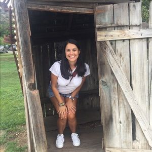 Meet your Posher, Betina