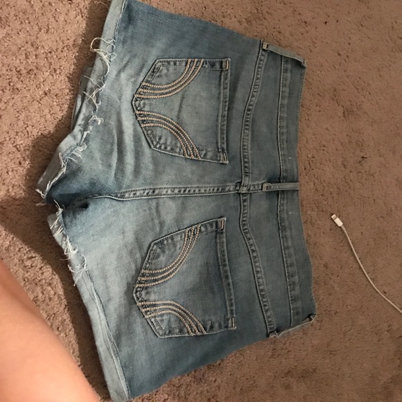 Hollister shorts. Size 7 - Picture 2 of 3
