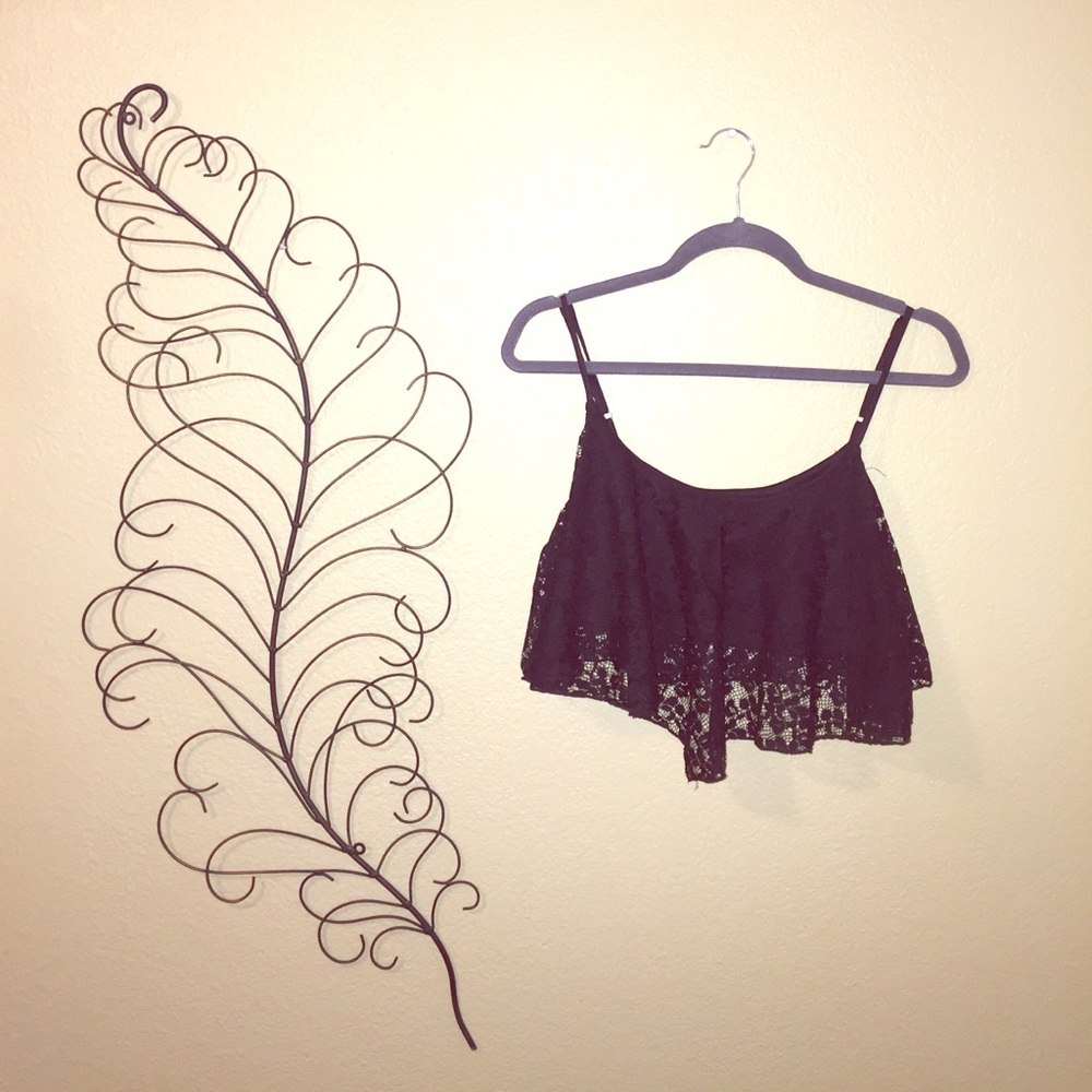 New Kirra black lace crop top