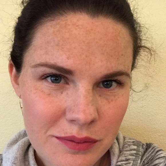 Meet your Posher, Lauren - Picture 1 of 1