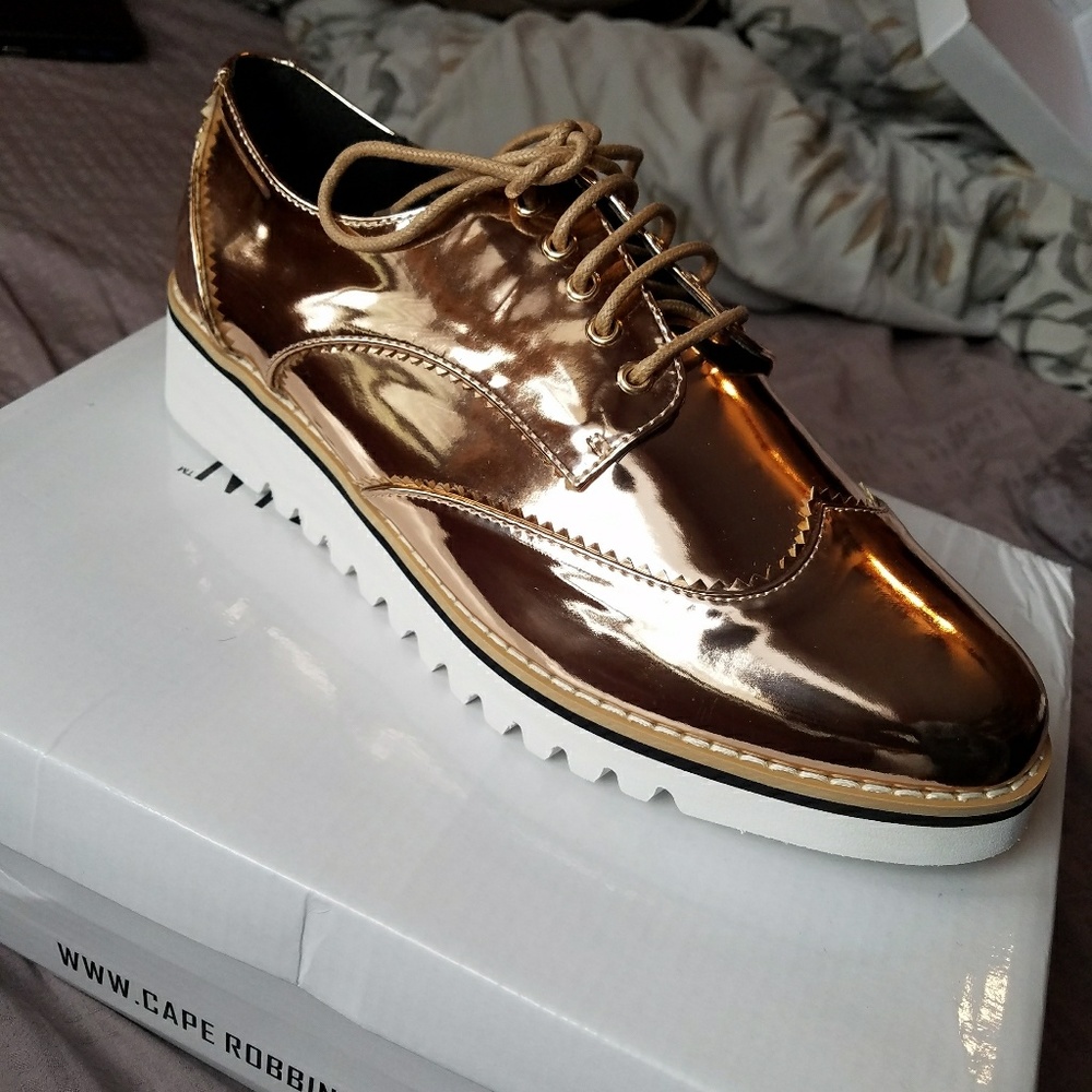 Rose Gold Akira Cape Robbin Oxford lace up shoe