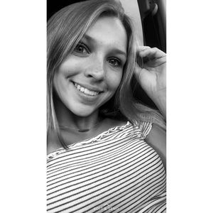 Meet your Posher, Isabel