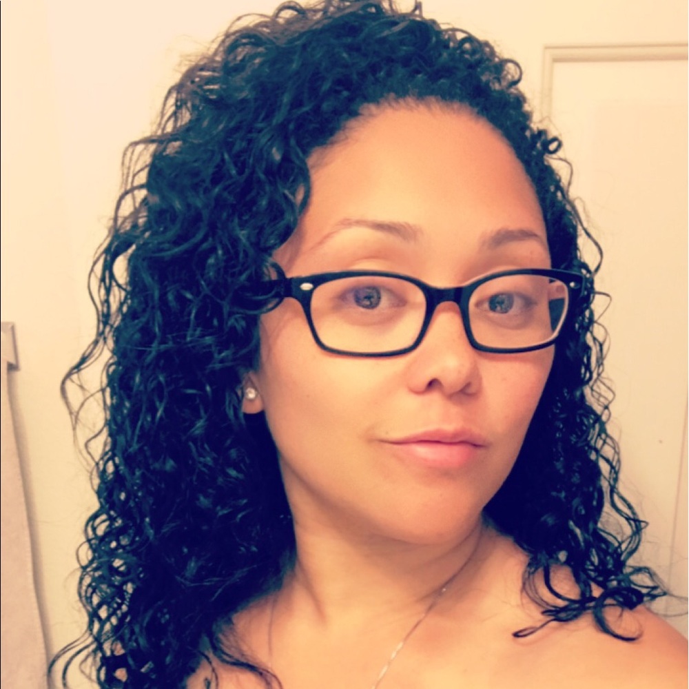 Meet your Posher, Maxine