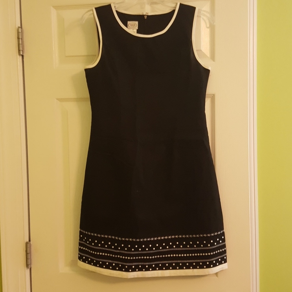 Classy Girls Black and White Dress