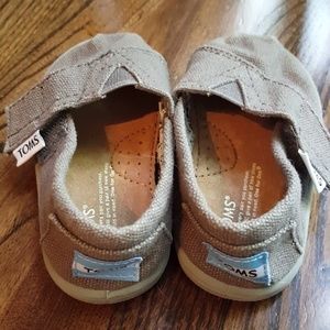 TOMS Classic Gray Canvas Shoes 4
