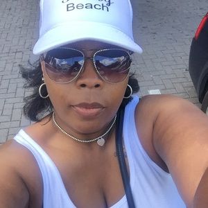 Meet your Posher, Nakia