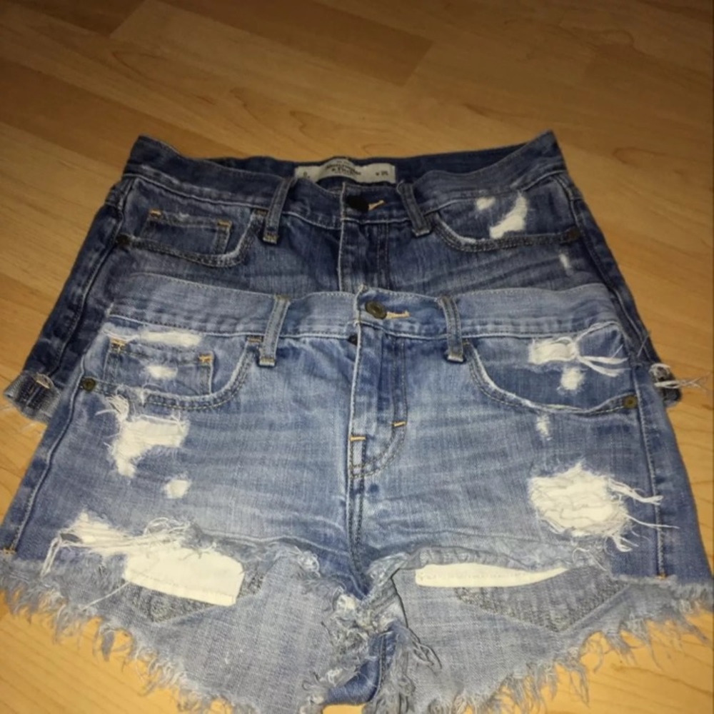 Abercrombie & Fitch High Wasted Jeans