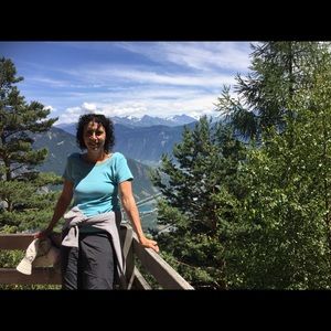 Meet your Posher, Emmanuelle