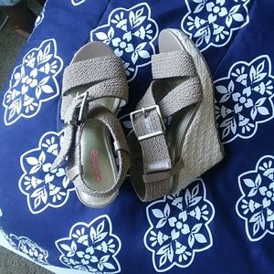 Connie Wedge Sandals, Size 71