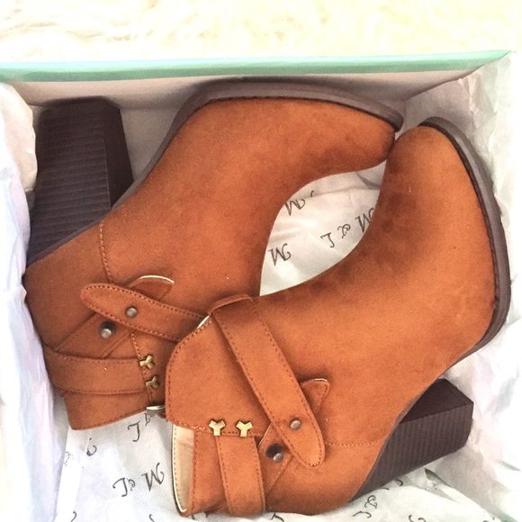 NIB chestnut suede ankle boots. - Picture 4 of 4