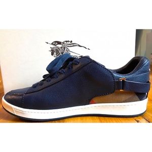 New with Box Burberry Pledwick Lowtop sneaker navy