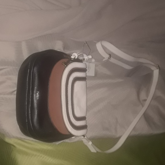 Fossil purse brand new tags still on - Picture 2 of 7