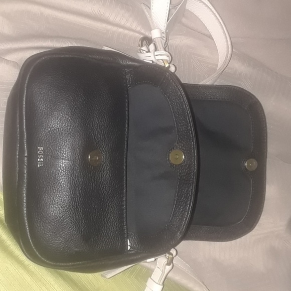 Fossil purse brand new tags still on - Picture 5 of 7