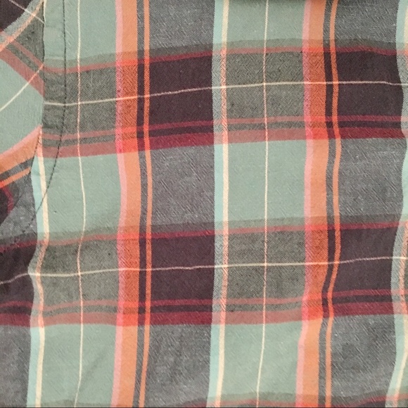H&m plaid short sleeve button down - Picture 2 of 2