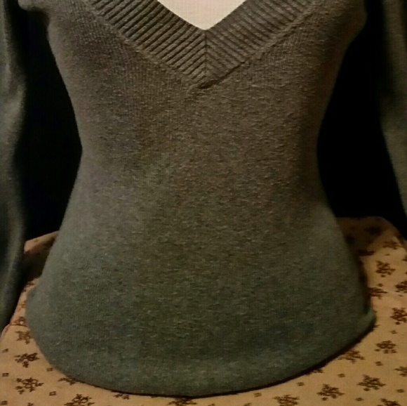 Express Gray Ribbed v neck Sweater - Picture 2 of 4