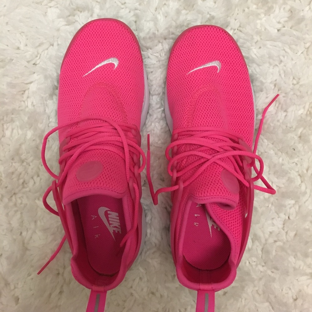 Hot Pink Nikes!!!❣️❣️