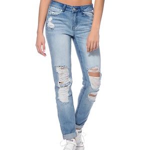 NWOT Vintage Reunion Distressed Skinny Jeans