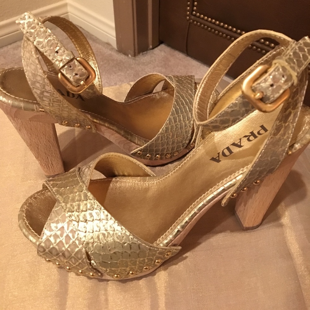 Prada unworn heels! With cute wood/leather detail