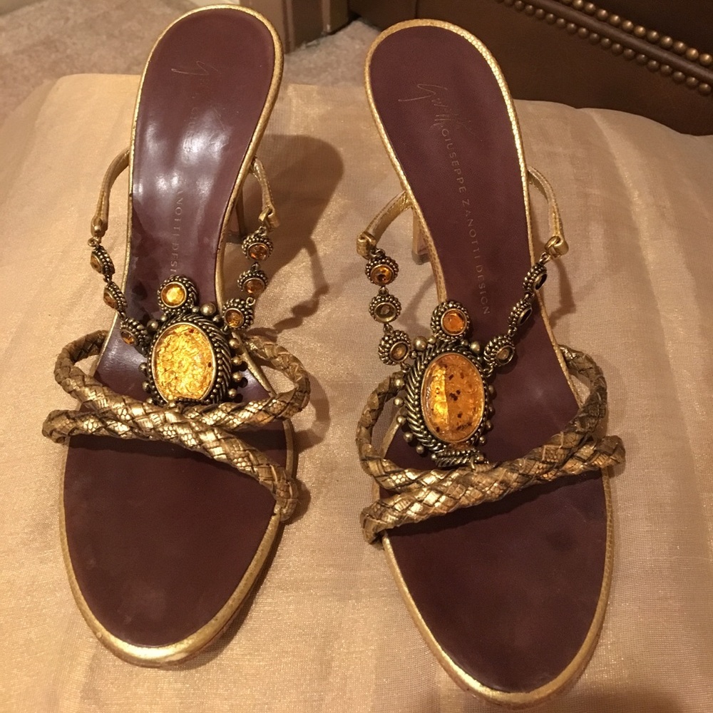 Giuseppe zanotti golden strapping heels!