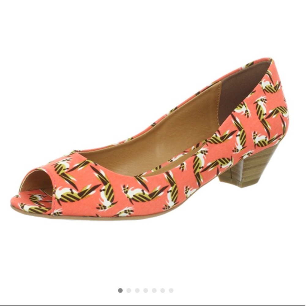 CL by Chinese Laundry Home Run Peep Toe Pump