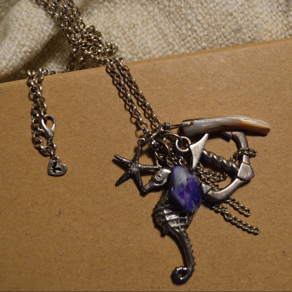 AMERICAN EAGLE Statement Necklace Seahorse Detail