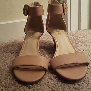 Nine West nude sandals  8