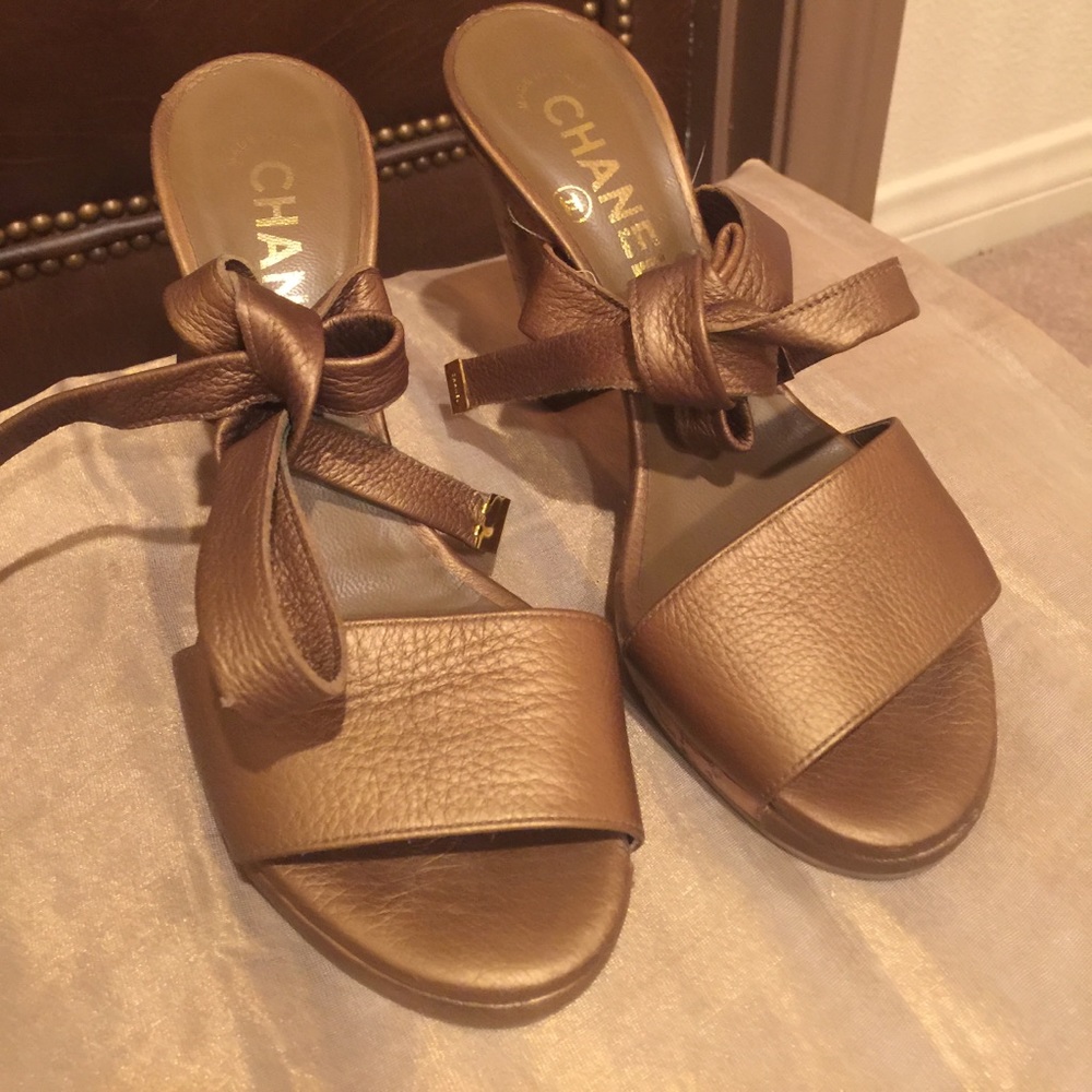 Chanel camel heels
