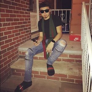 Meet your Posher, Jonathan