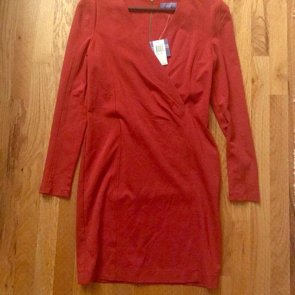 NWT!!!! VIVIENNE TAM V-NECK DRESS (Medium/8)