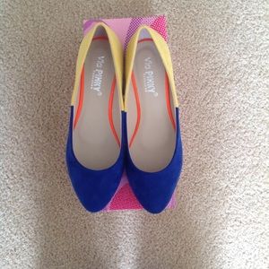 New Via Pinky Collection Yellow&Blue Flat size 6