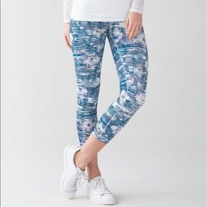 Lululemon blurry belle Wunder Under crops size 8