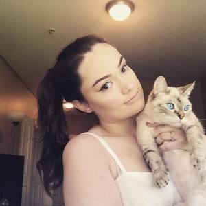 Meet your Posher, Abigail