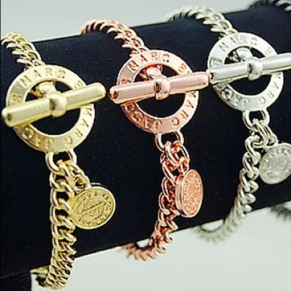 Marc Jacobs lariat style hollow classic letterlock