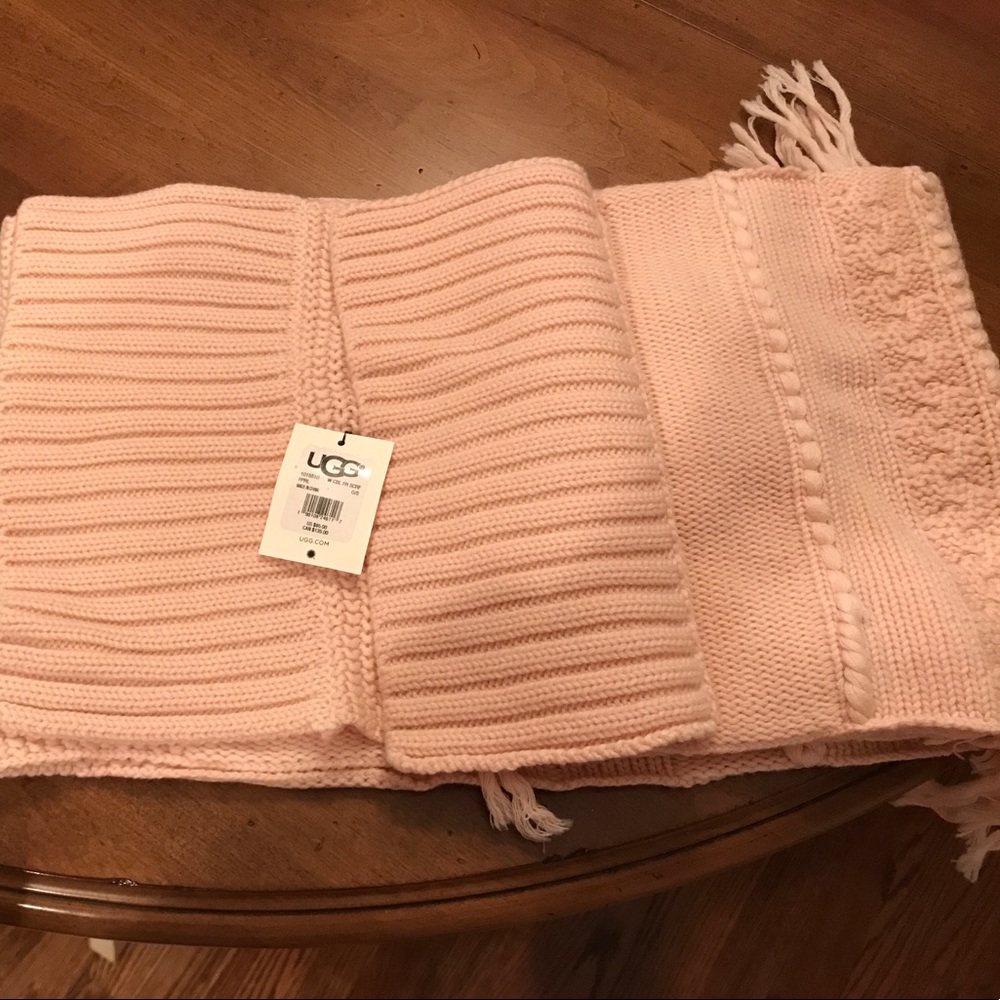 UGG pink. Scarf