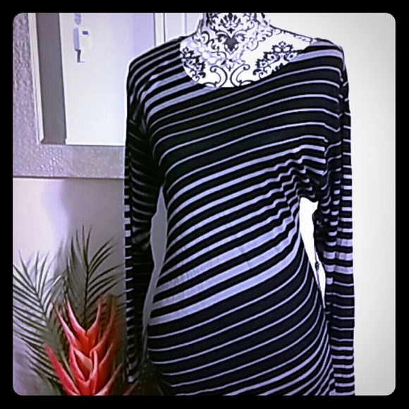 Jessica Simpson Dresses & Skirts - Jessica Simpson maternity dress