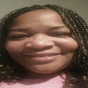 Meet your Posher, Yolonda