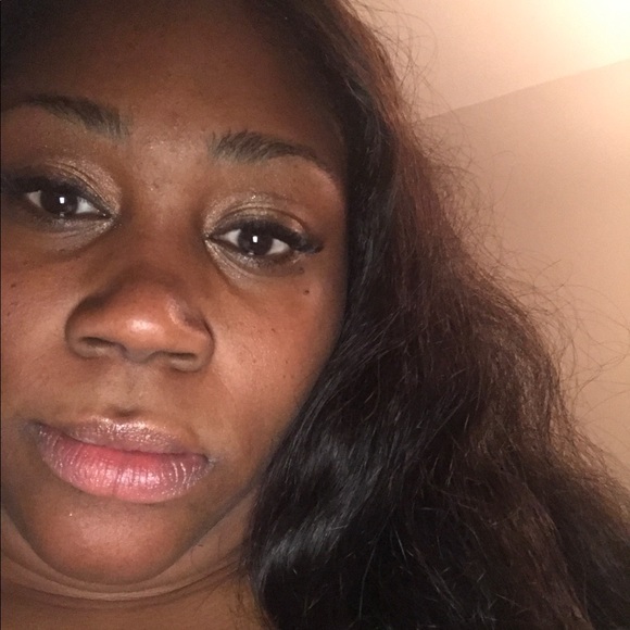 Meet your Posher, Rochelle - Picture 1 of 1