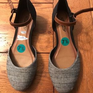 NWT Seychelles Black Flats! Sz 7.5