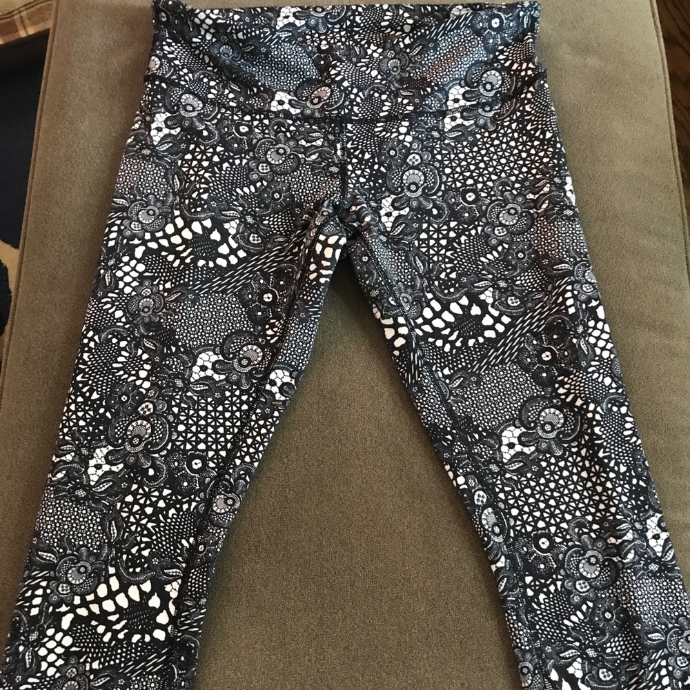 Lululemon cropped leggings