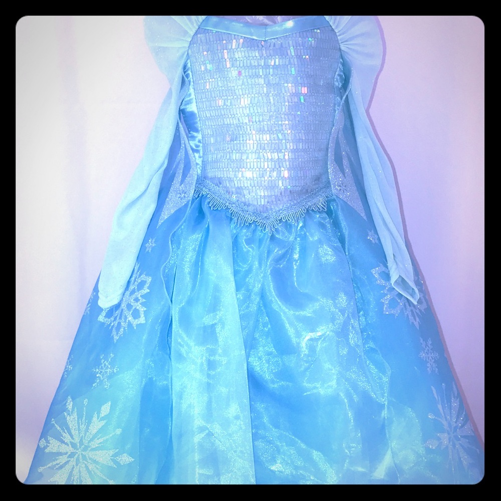 Donated not for sale ~Elsa ~Sparkly Costume~Sz 3